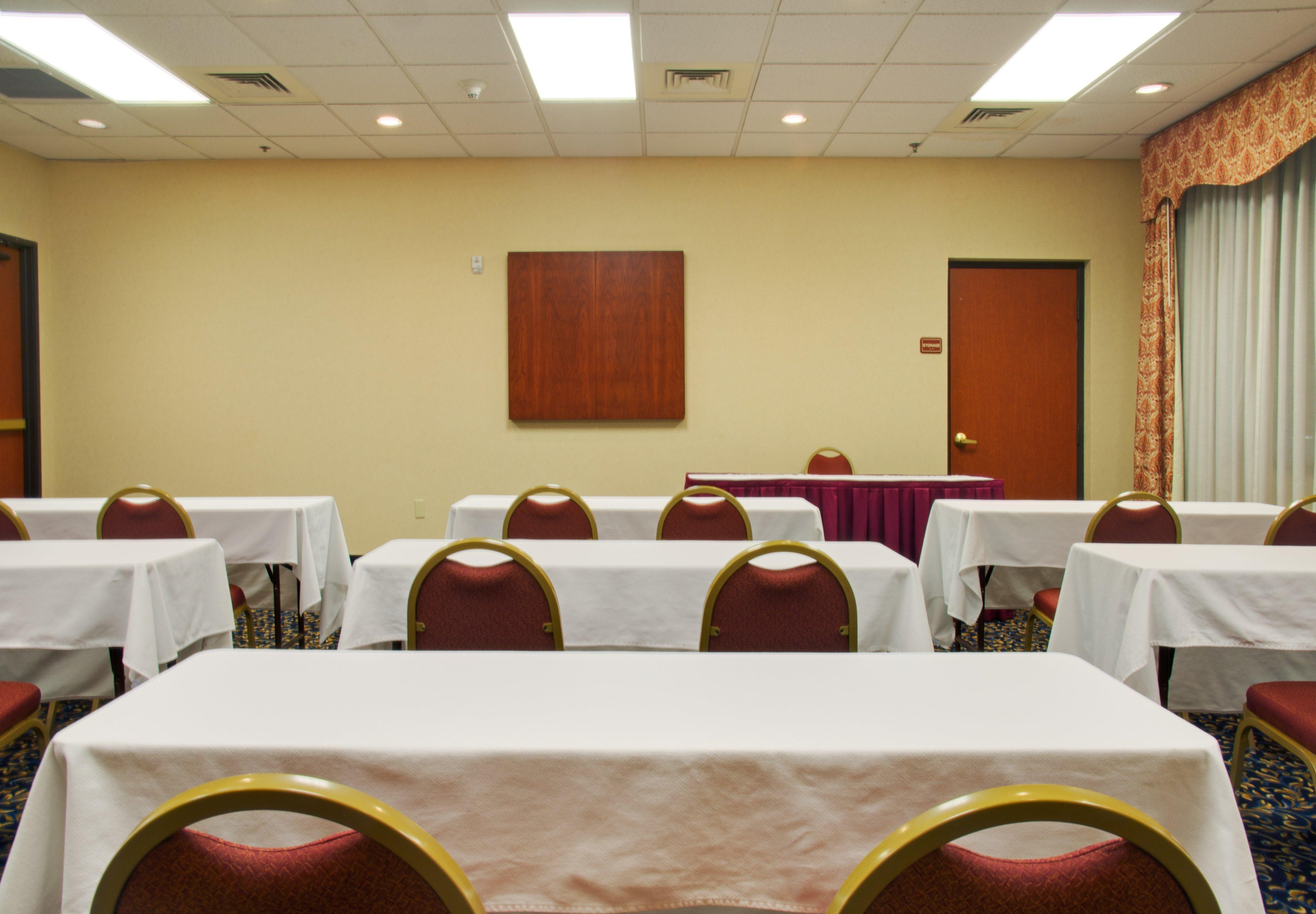 Holiday Inn Express & Suites Houston - Memorial Park Area By Ihg Екстериор снимка