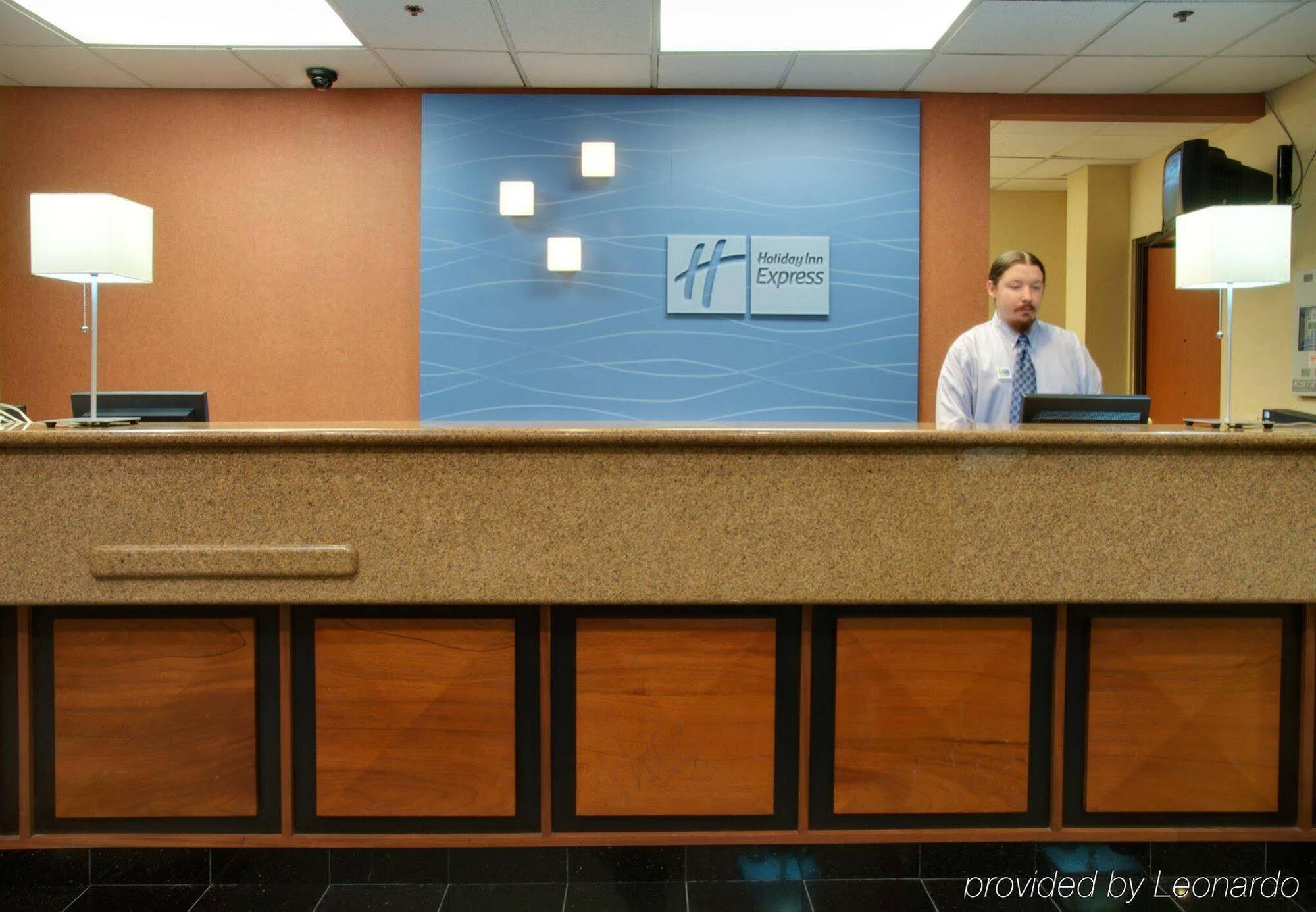 Holiday Inn Express & Suites Houston - Memorial Park Area By Ihg Екстериор снимка